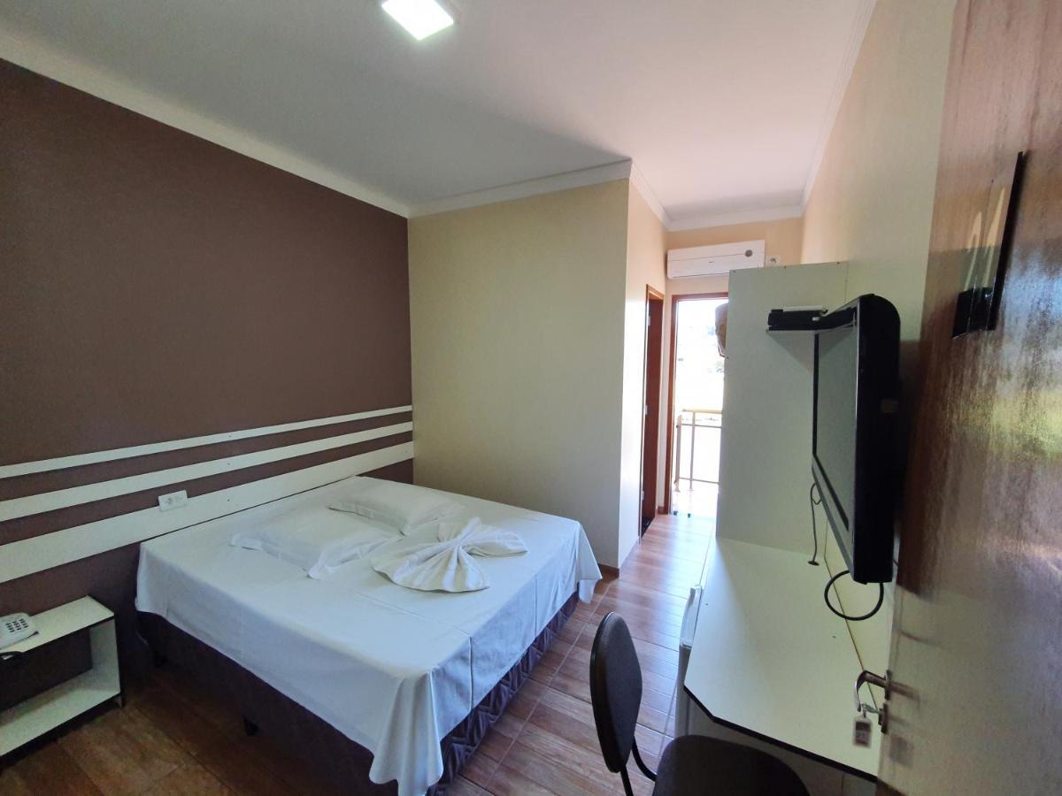 Hotel Sao Francisco Tres Barras Do Parana Pr Экстерьер фото